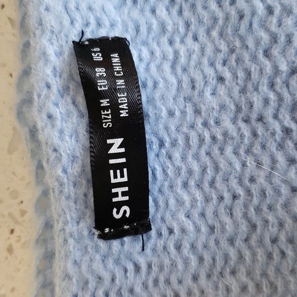 Blue cloud shein size m crop sweater - Picture 2 of 3